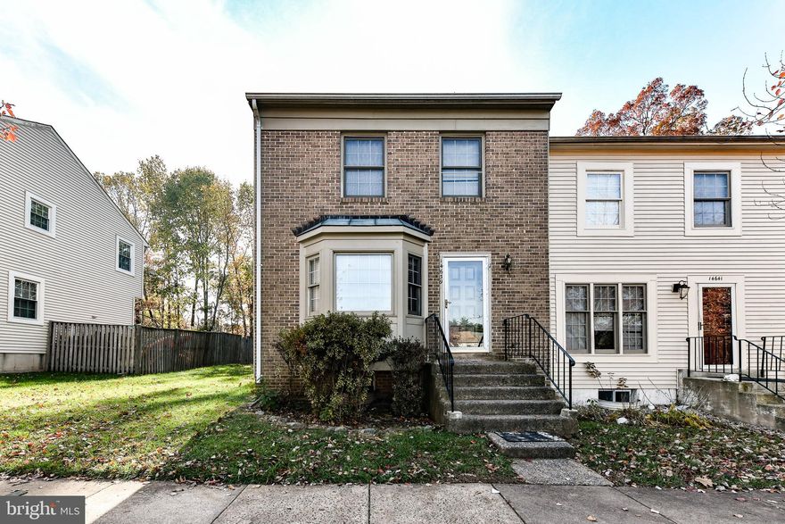 NEUTRAL GREY-TONES WITH WHITE TRIM*Updated Carpets*Sunny & bright 3BR, end unit townhouse in super location*Main level has White on White eat- in kitchen with large dining room & living room*Basement with den/study, full bath, laundry + rec rm*Walkout through sliding glass doors to back*Location Location Location! Walk to many shops, restaurants, grocery*Hard to find a more convenient location*Additional street parking for visitors**