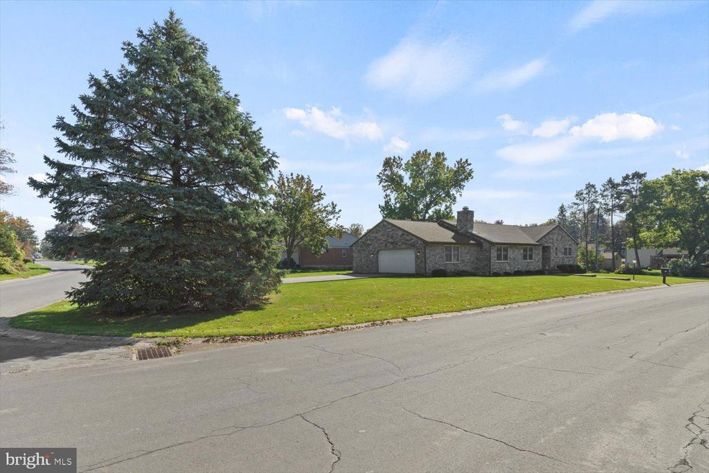 Photo of 39 Holly Drive, Leola, PA 17540 (MLS # PALA2042274)