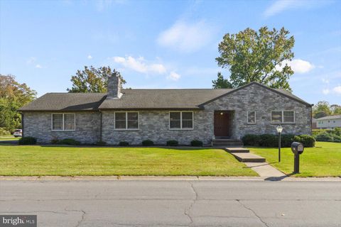 Photo of 39 Holly Drive, Leola, PA 17540 (MLS # PALA2042274)