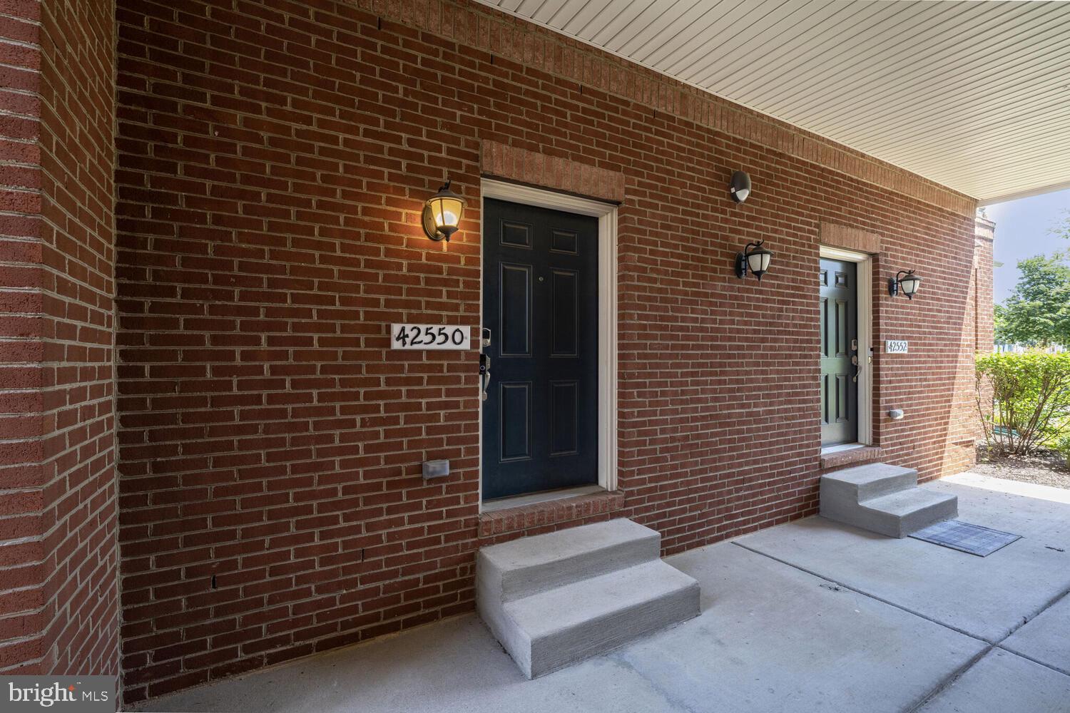42550 SUNSET RIDGE SQUARE