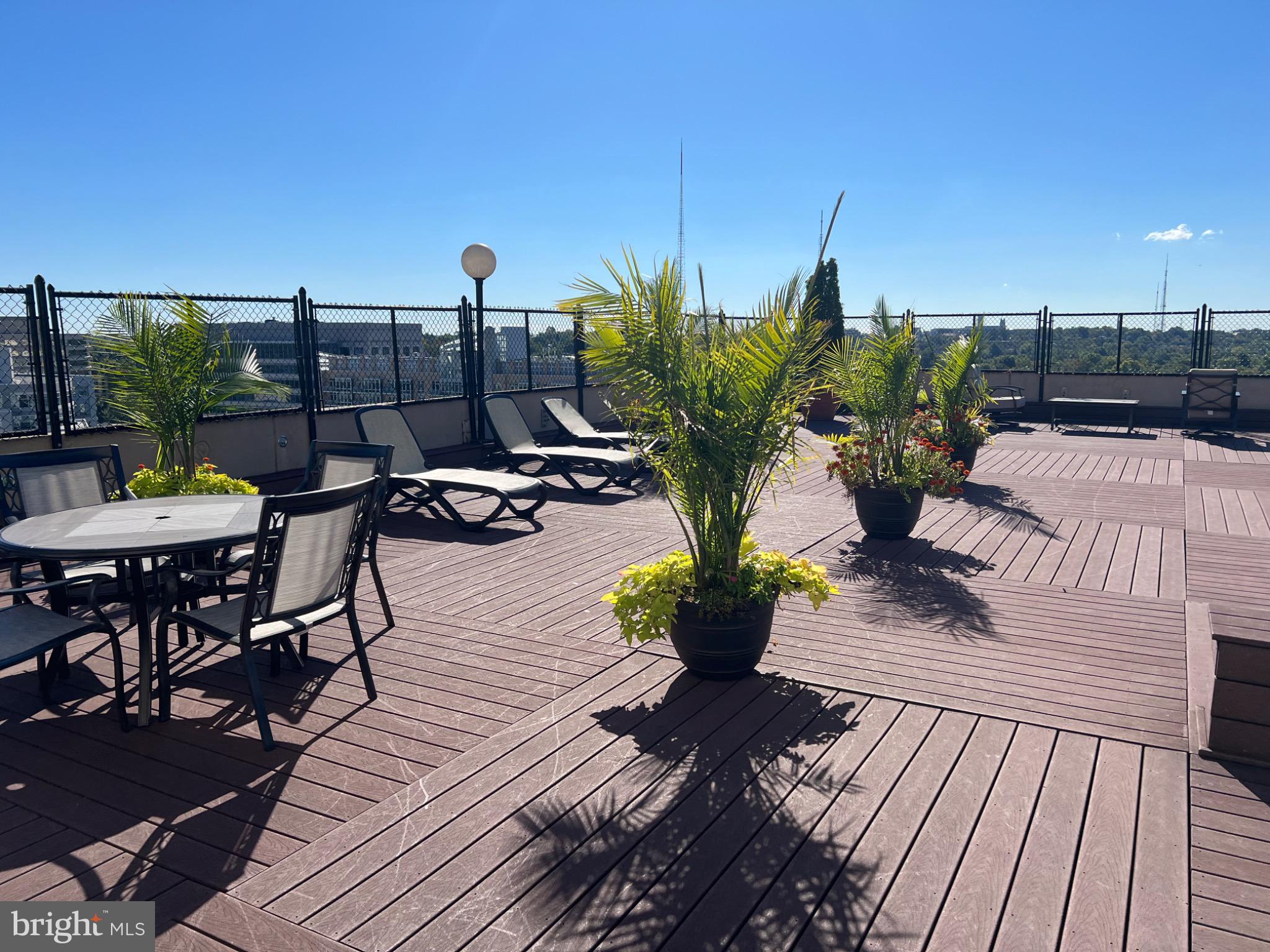 WILLOUGHBY OF CHEVY CHASE - Residential