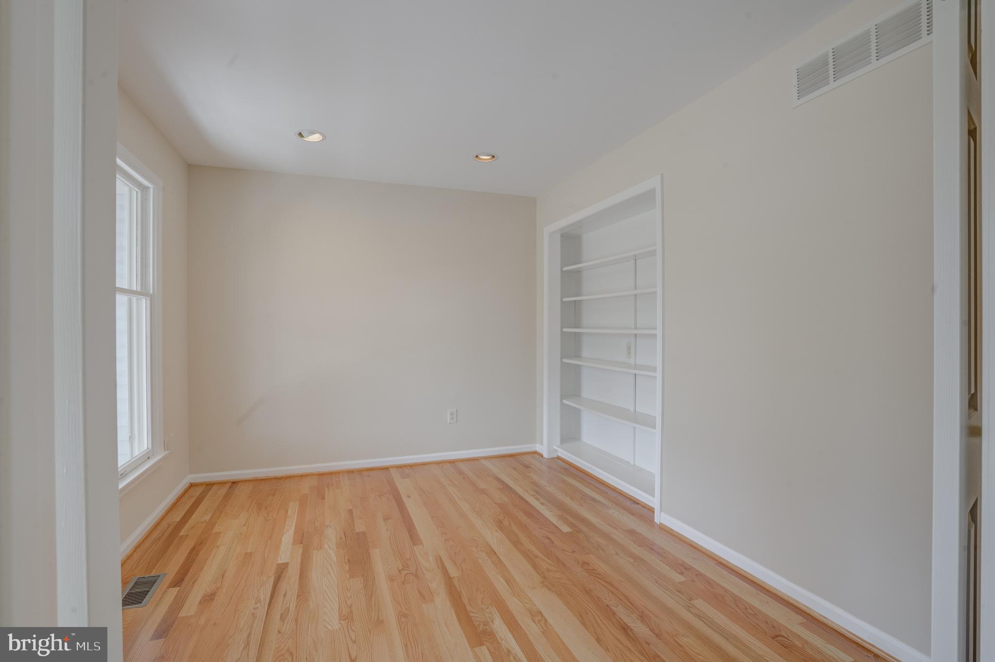 RESERVOIR RIDGE - Residential