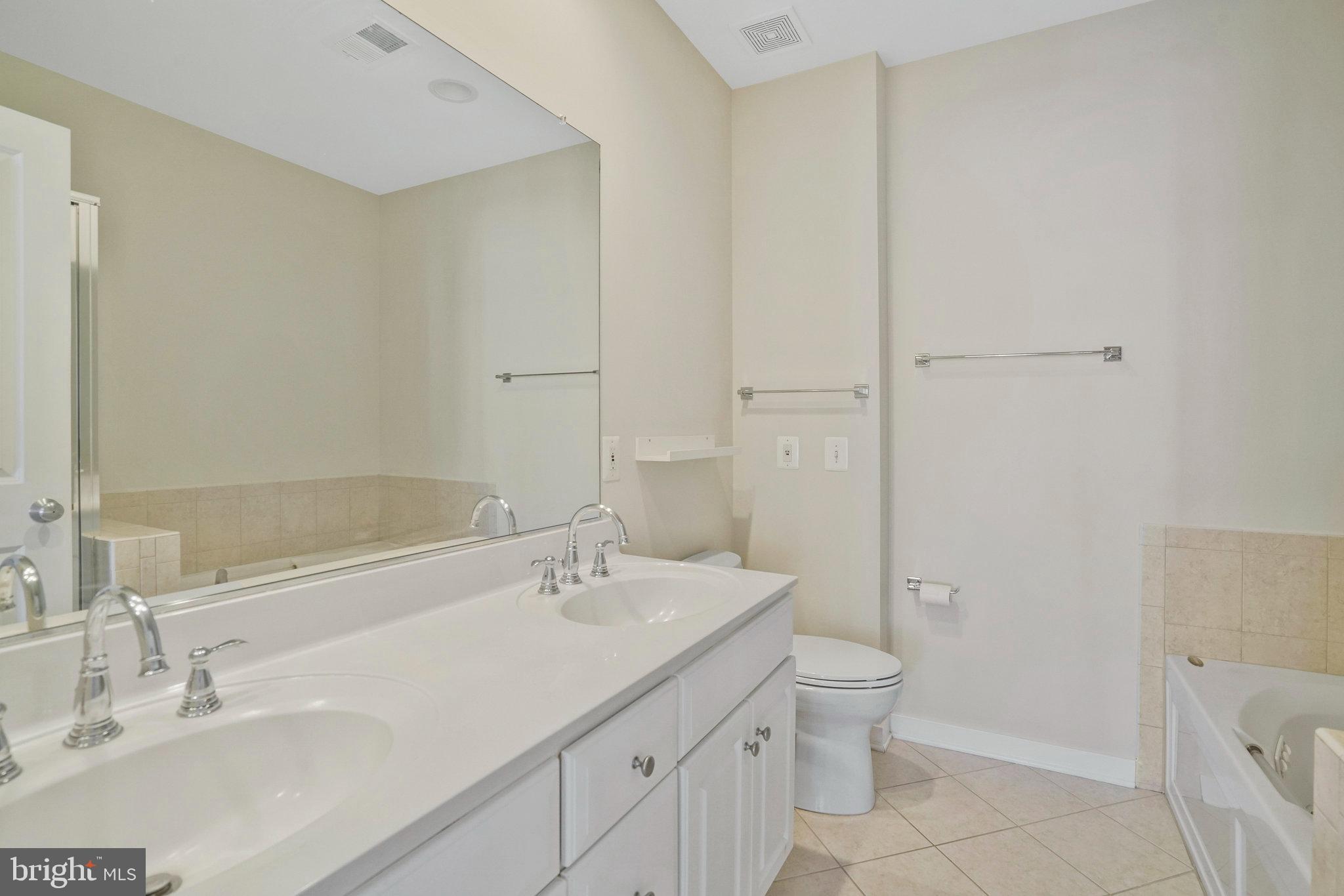 CLARENDON PARK - Residential Lease