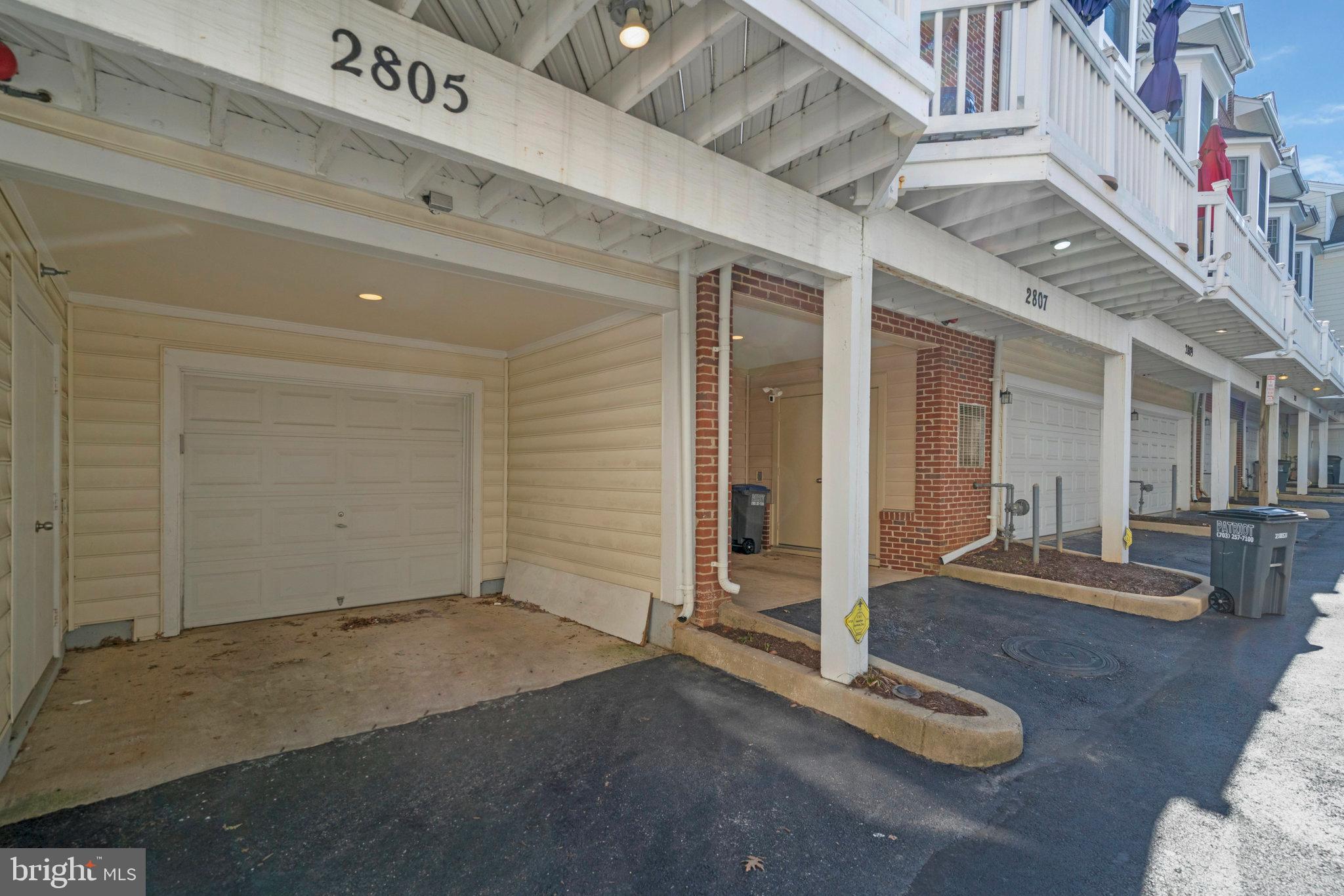 CLARENDON PARK - Residential Lease