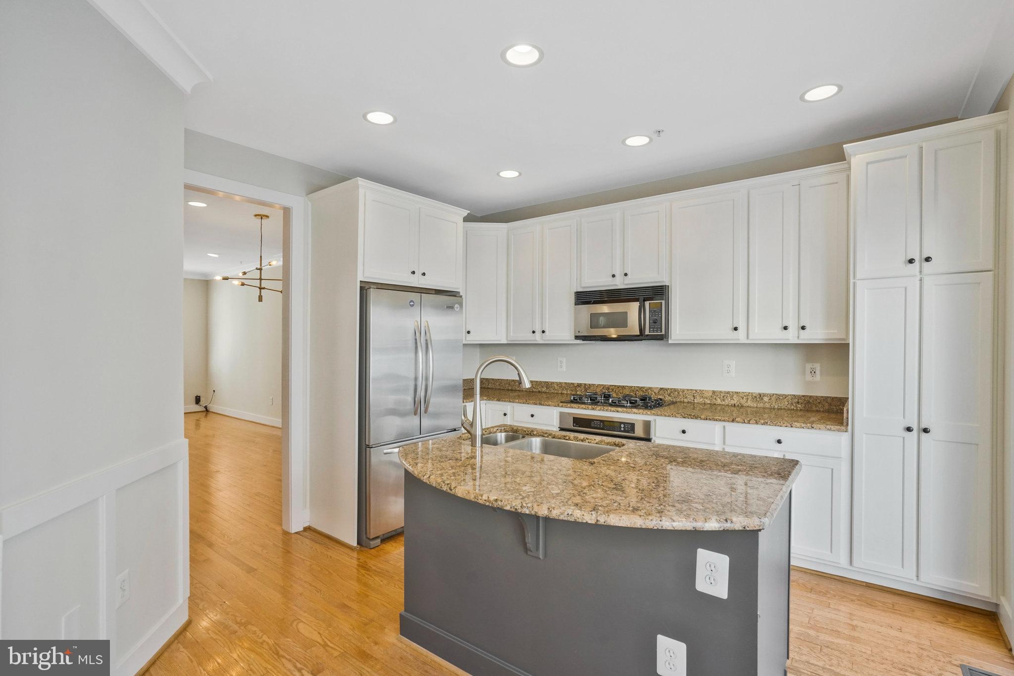 CLARENDON PARK - Residential Lease