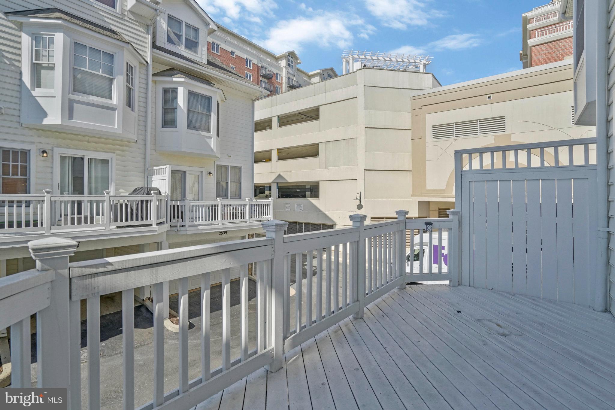 CLARENDON PARK - Residential Lease