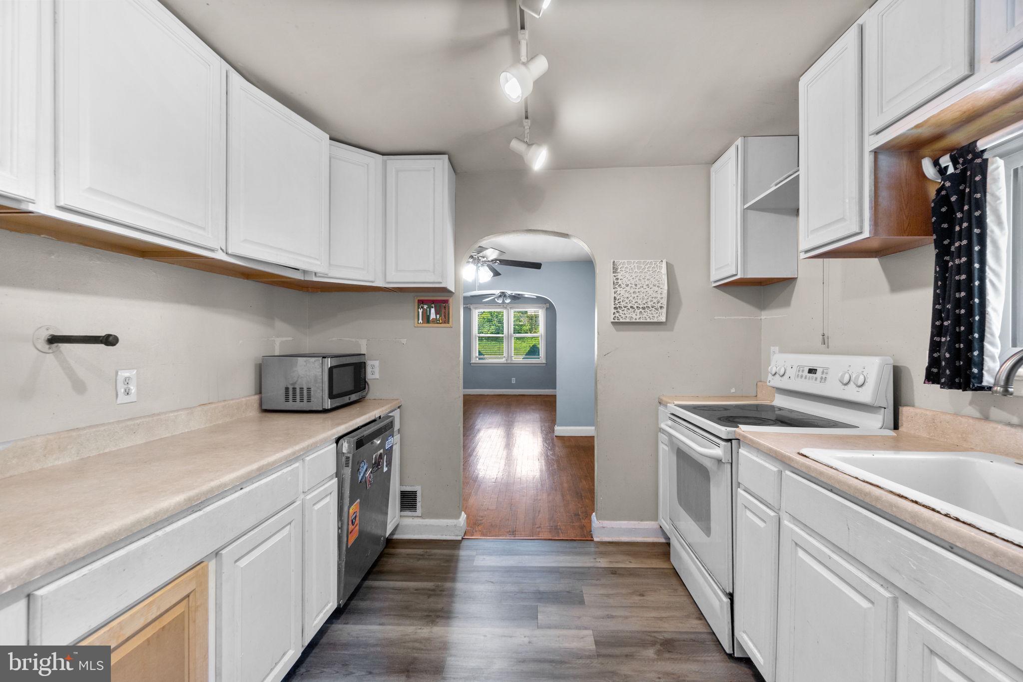 PERRY HALL - Residential