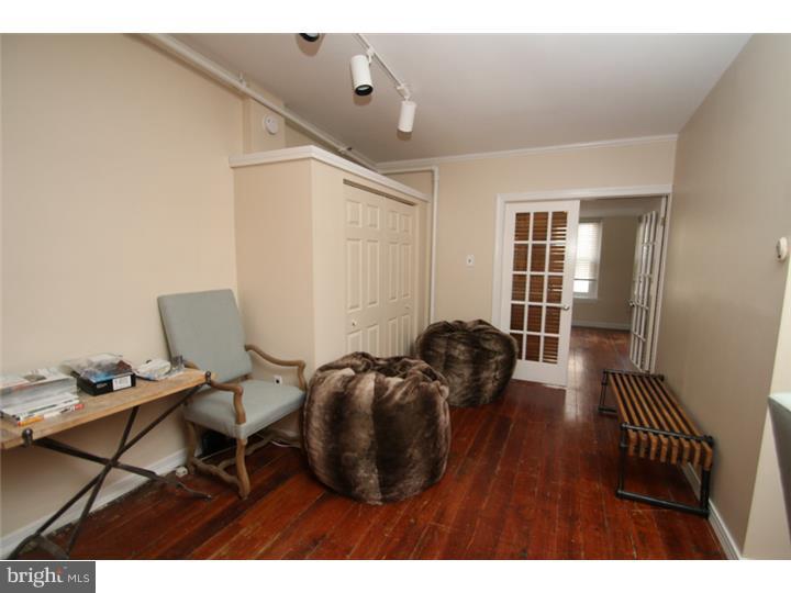 OLD CITY - Commercial Sale