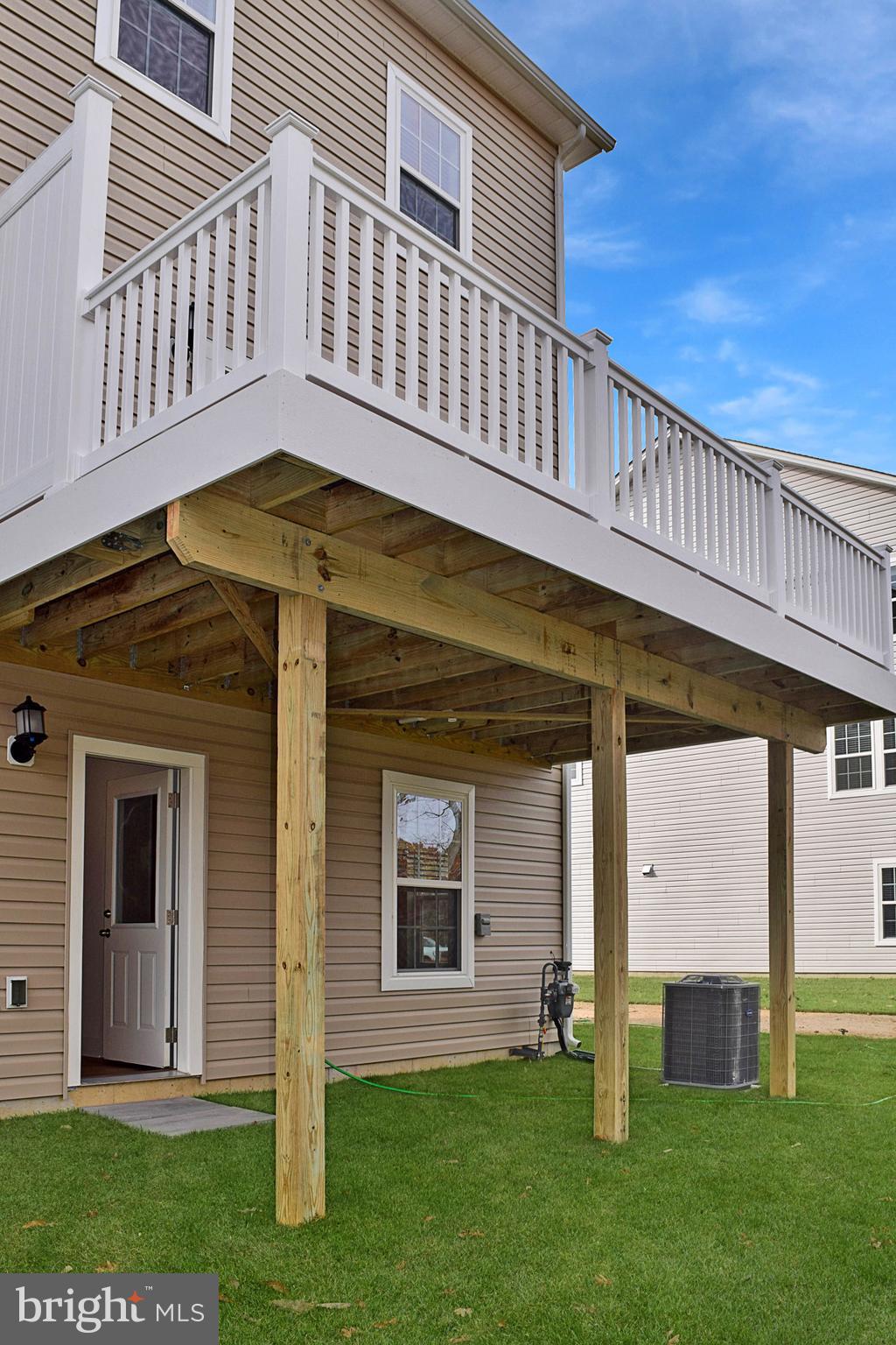 THE WOODS AT MYRTLE POINT - Residential Lease