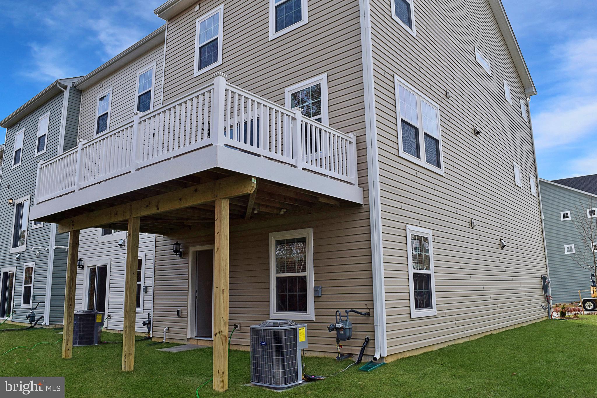 THE WOODS AT MYRTLE POINT - Residential Lease