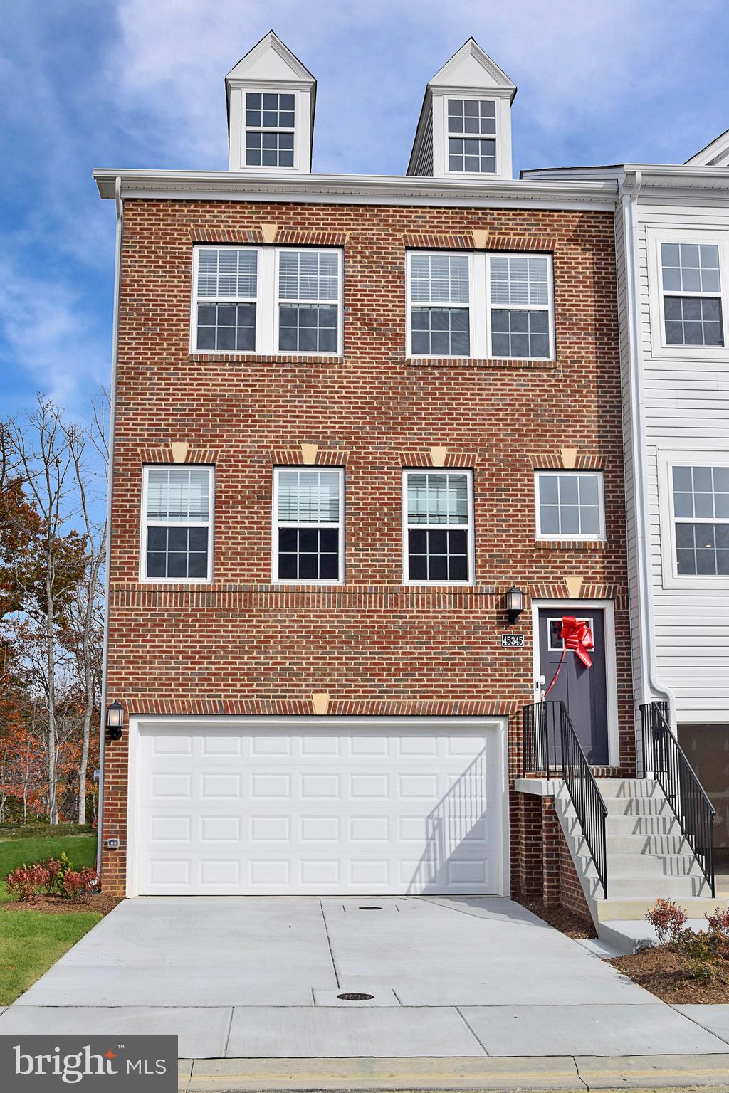 THE WOODS AT MYRTLE POINT - Residential Lease