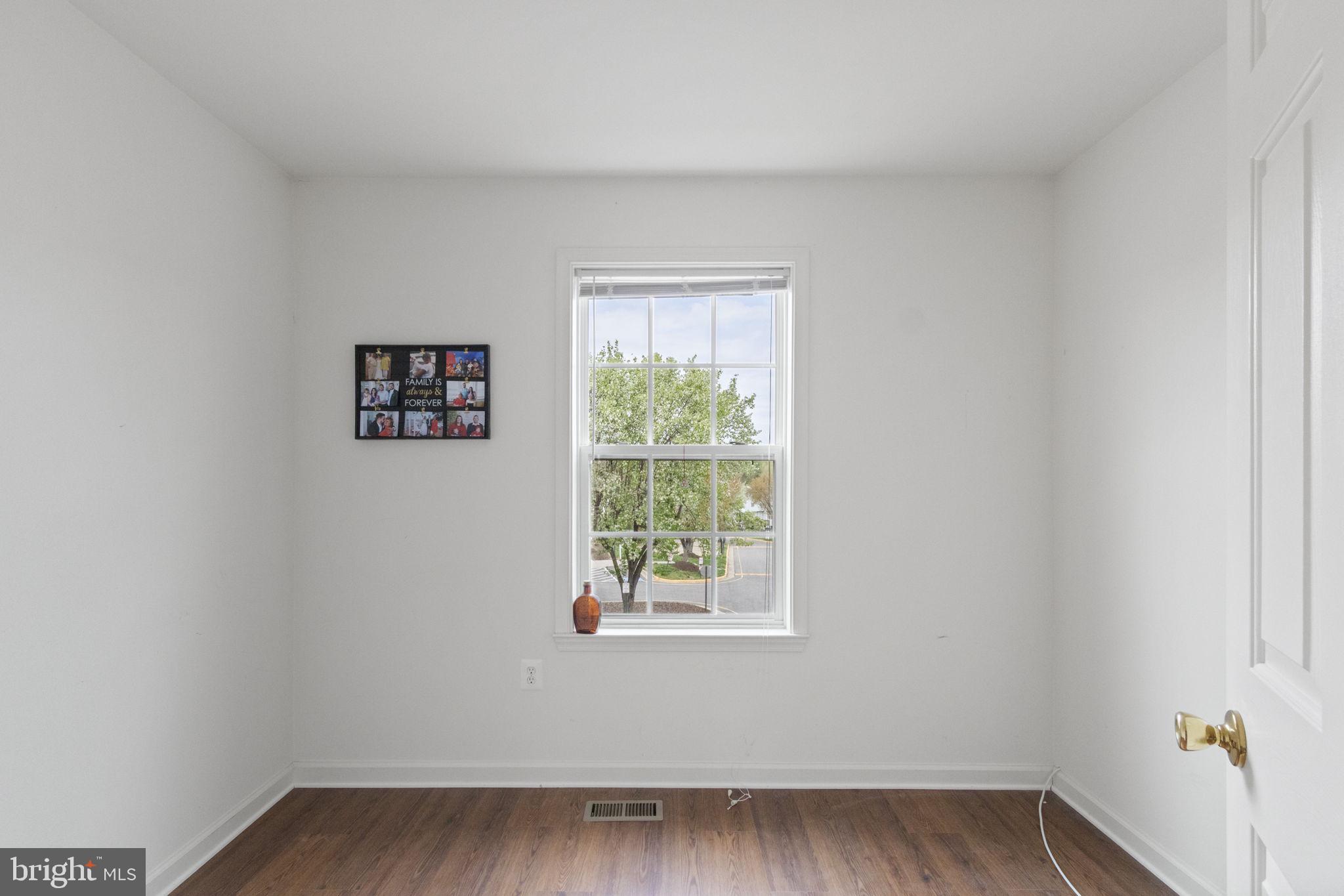 SUNNINGDALE MEADOWS - Residential