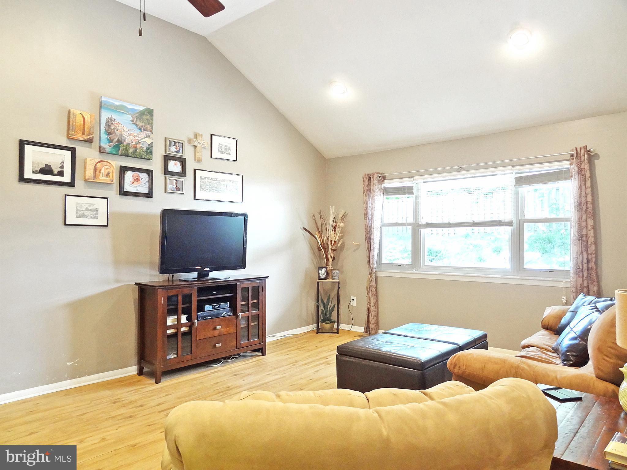 AMBER MEADOWS - Residential