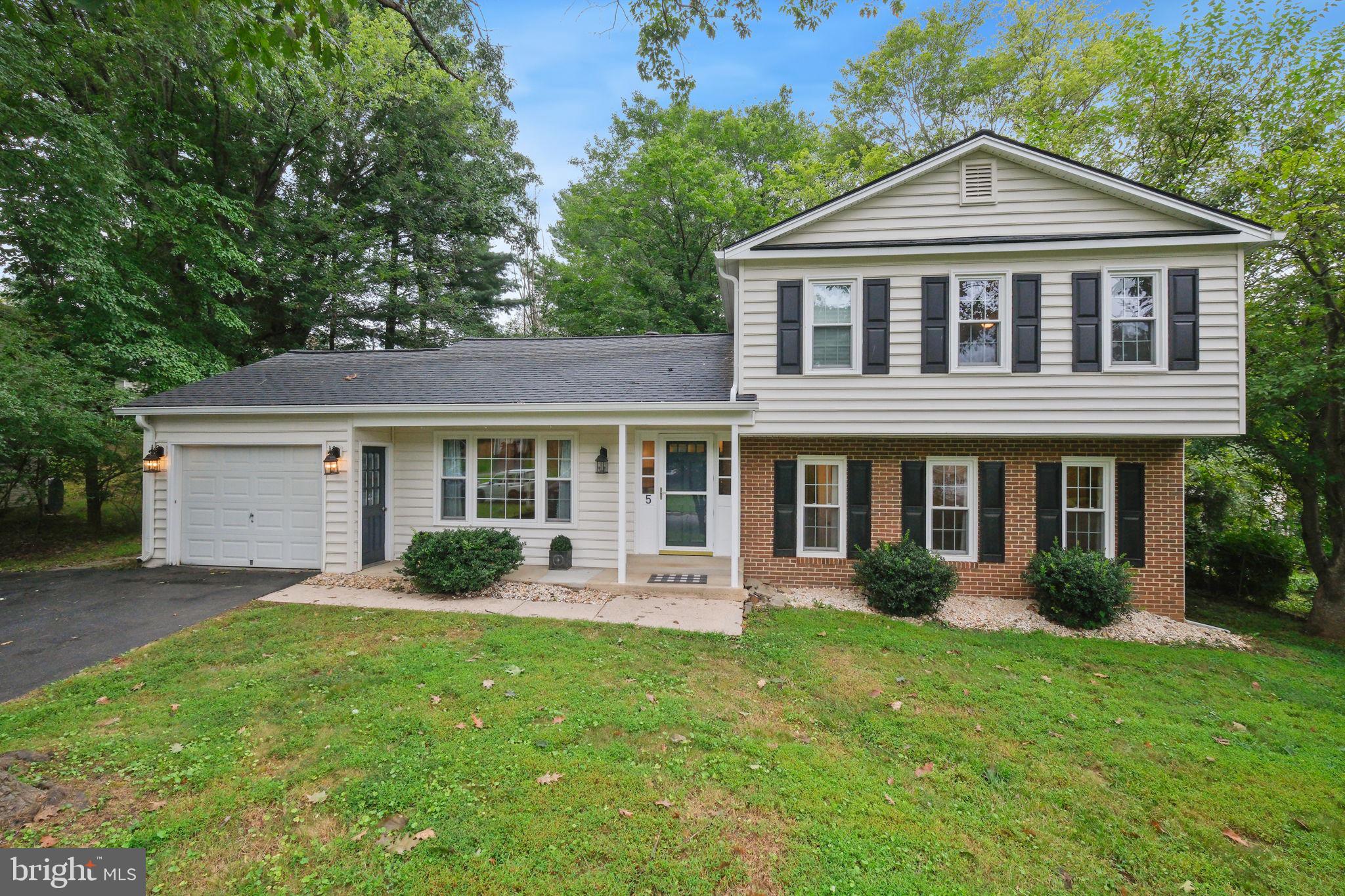 5 WINESAP COURT