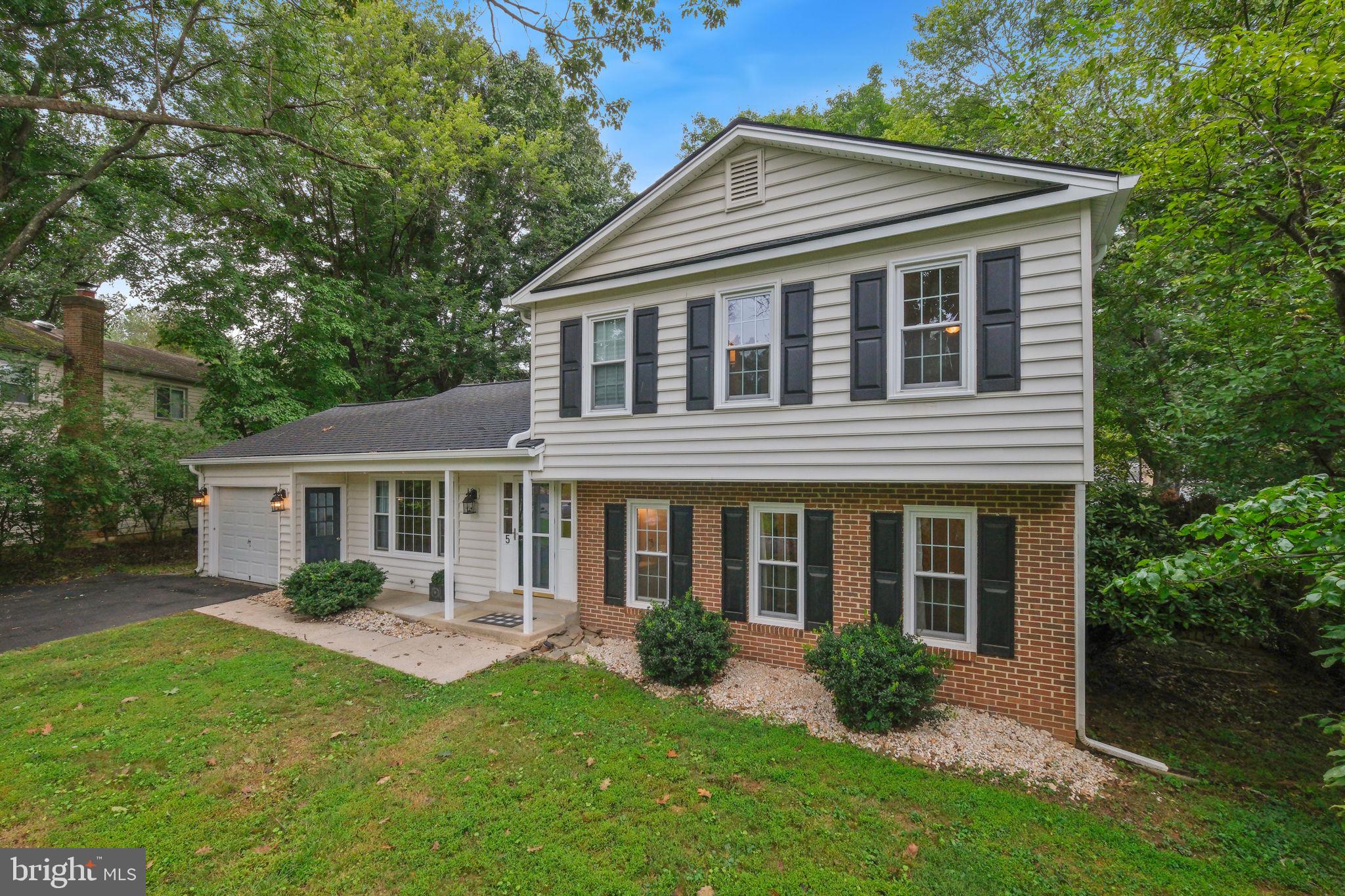 5 WINESAP COURT