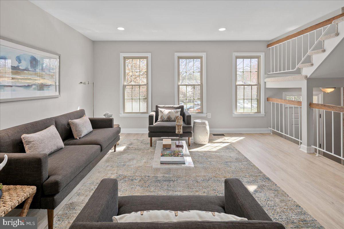 COUNTRY CREEK - Residential