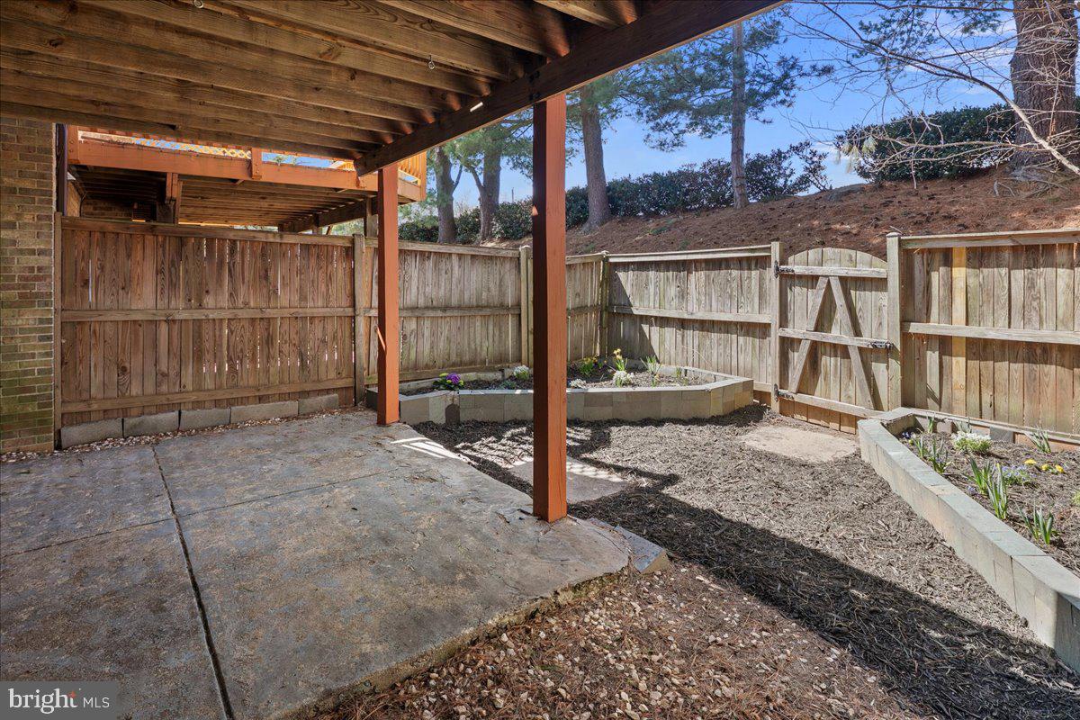 COUNTRY CREEK - Residential