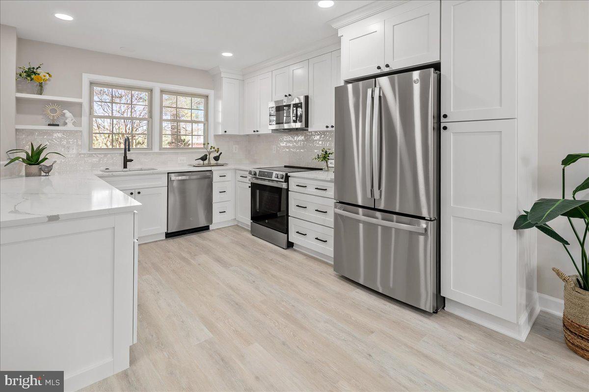 COUNTRY CREEK - Residential