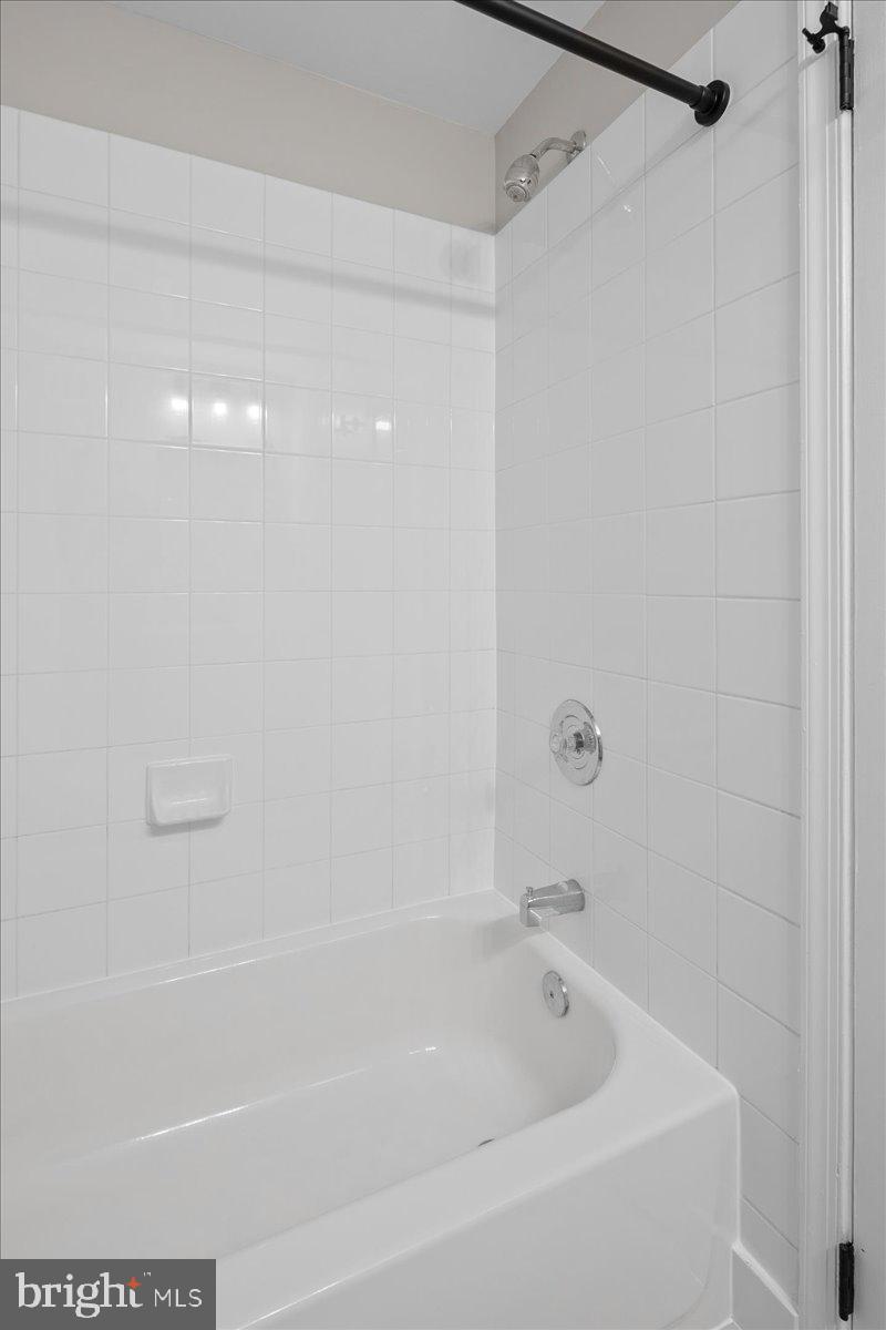 COUNTRY CREEK - Residential