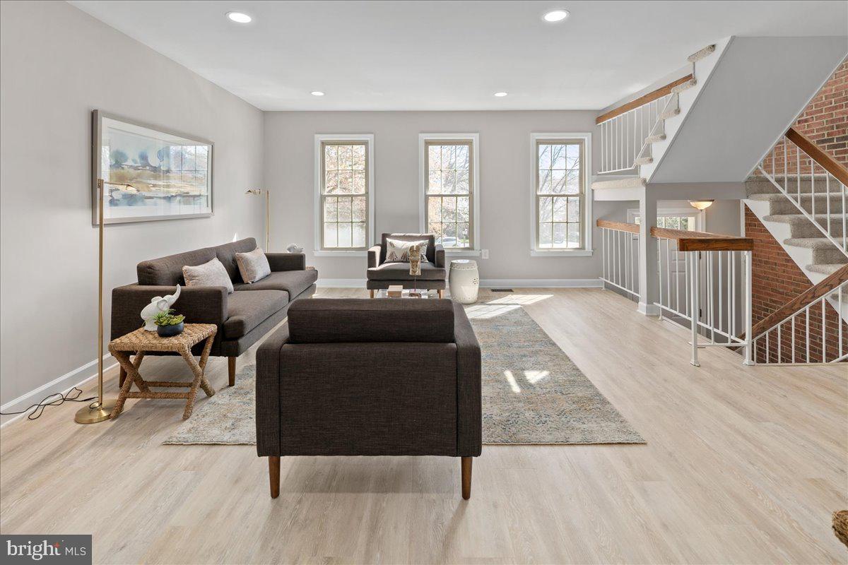 COUNTRY CREEK - Residential