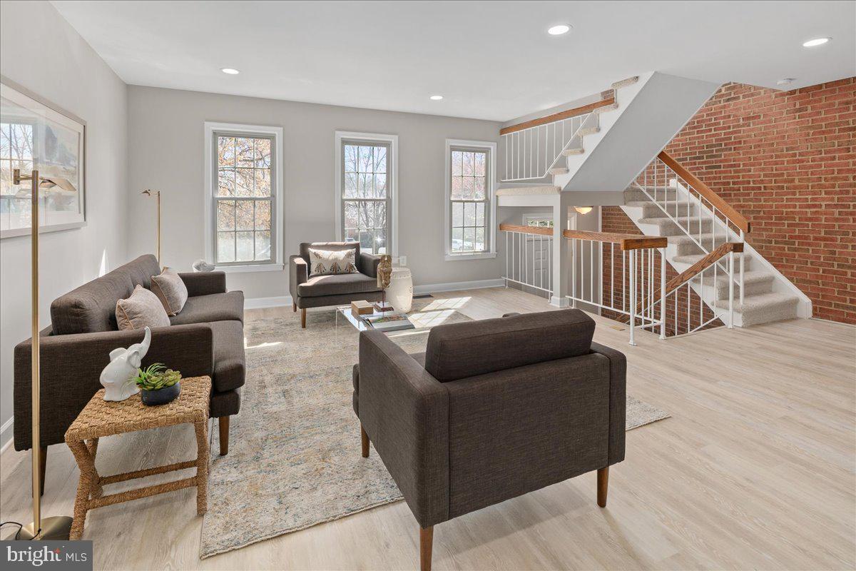 COUNTRY CREEK - Residential