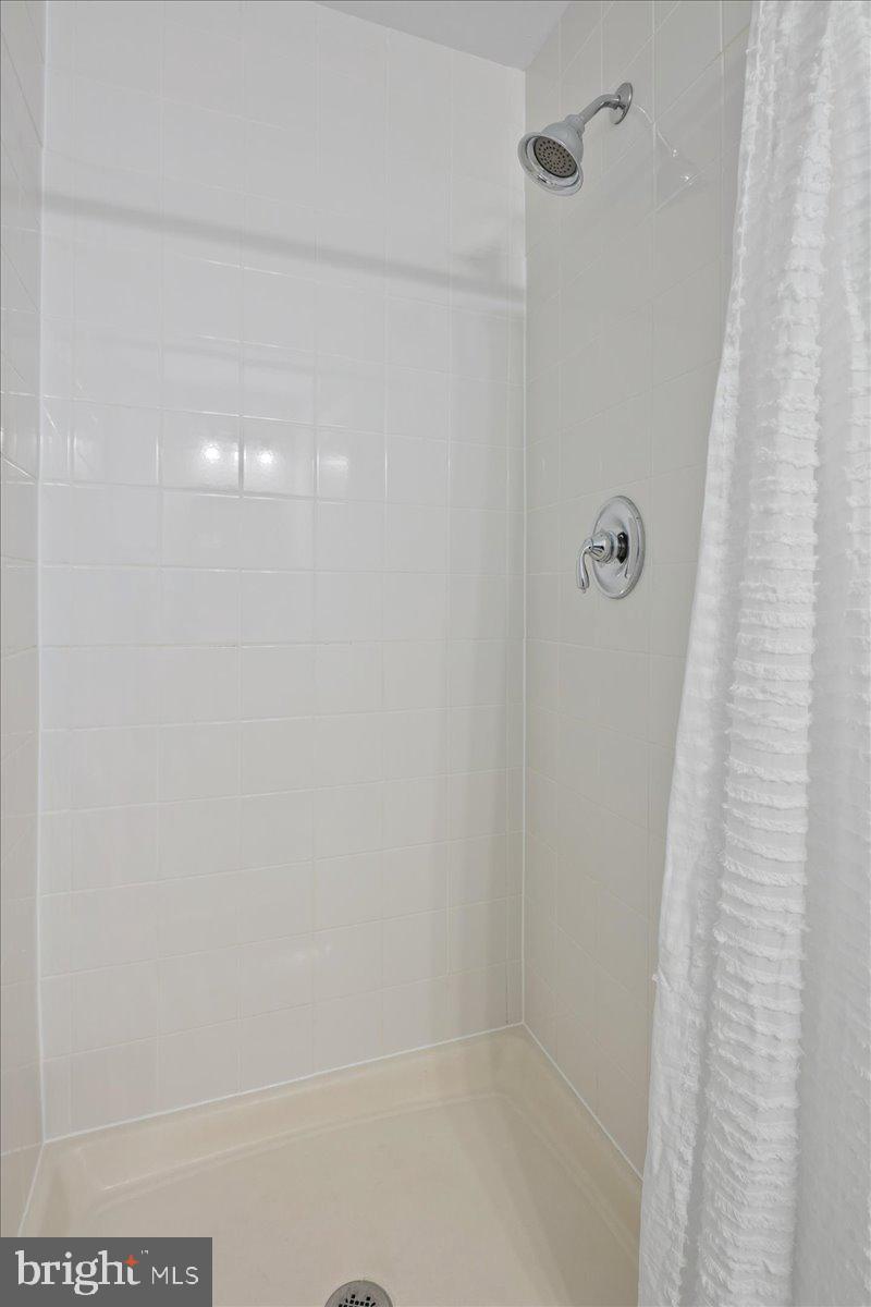 COUNTRY CREEK - Residential