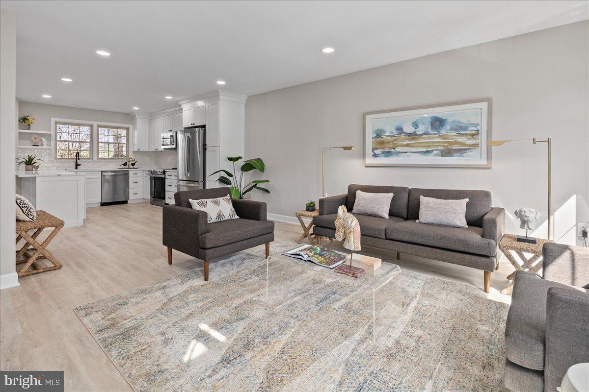 COUNTRY CREEK - Residential