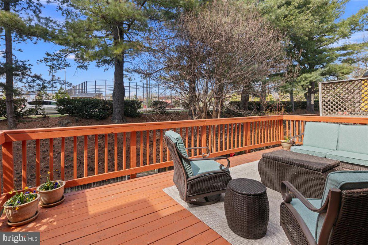 COUNTRY CREEK - Residential