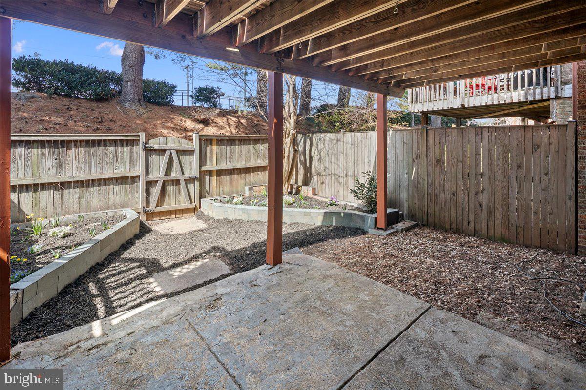 COUNTRY CREEK - Residential