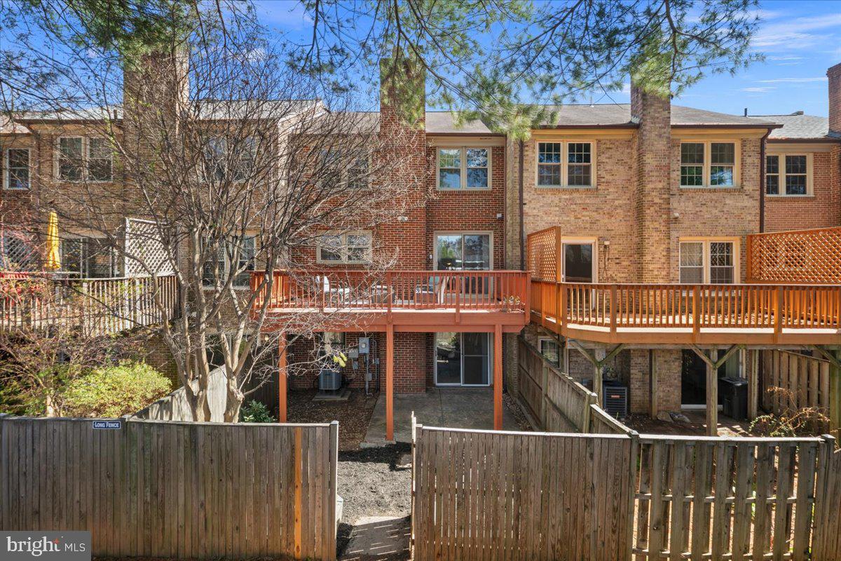 COUNTRY CREEK - Residential