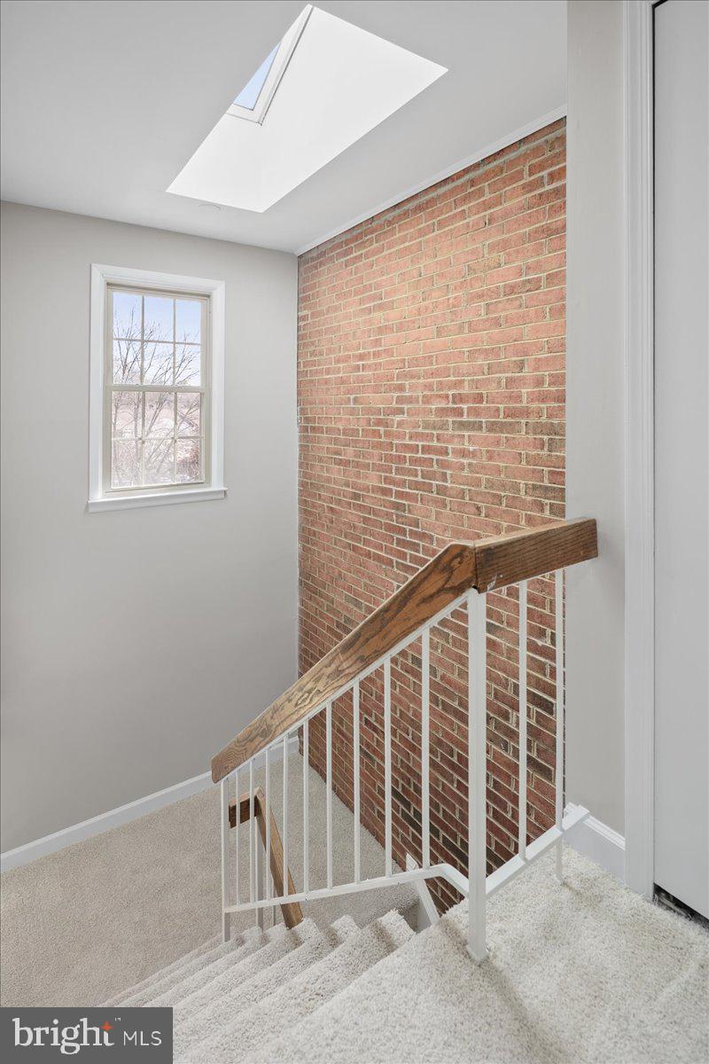 COUNTRY CREEK - Residential