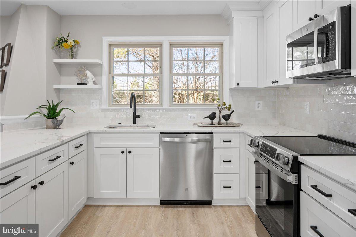 2872 SUTTON OAKS LANE