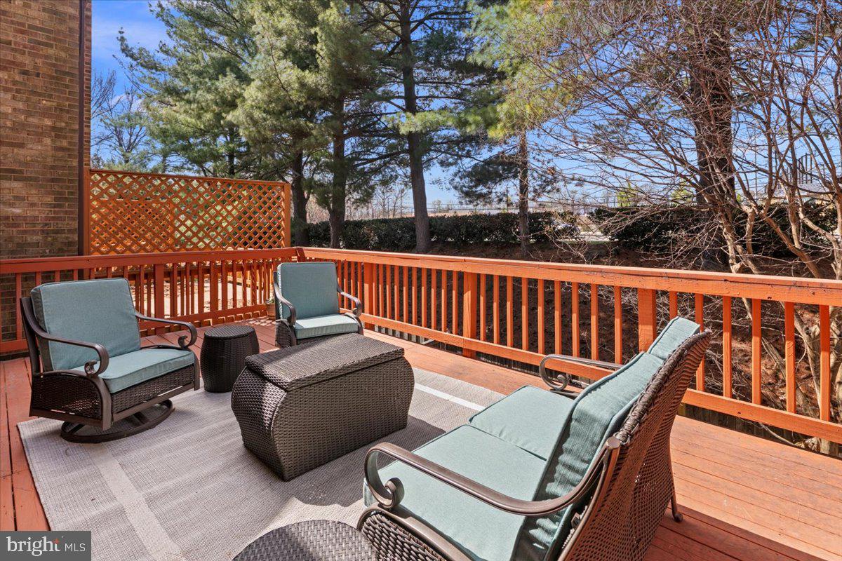 COUNTRY CREEK - Residential