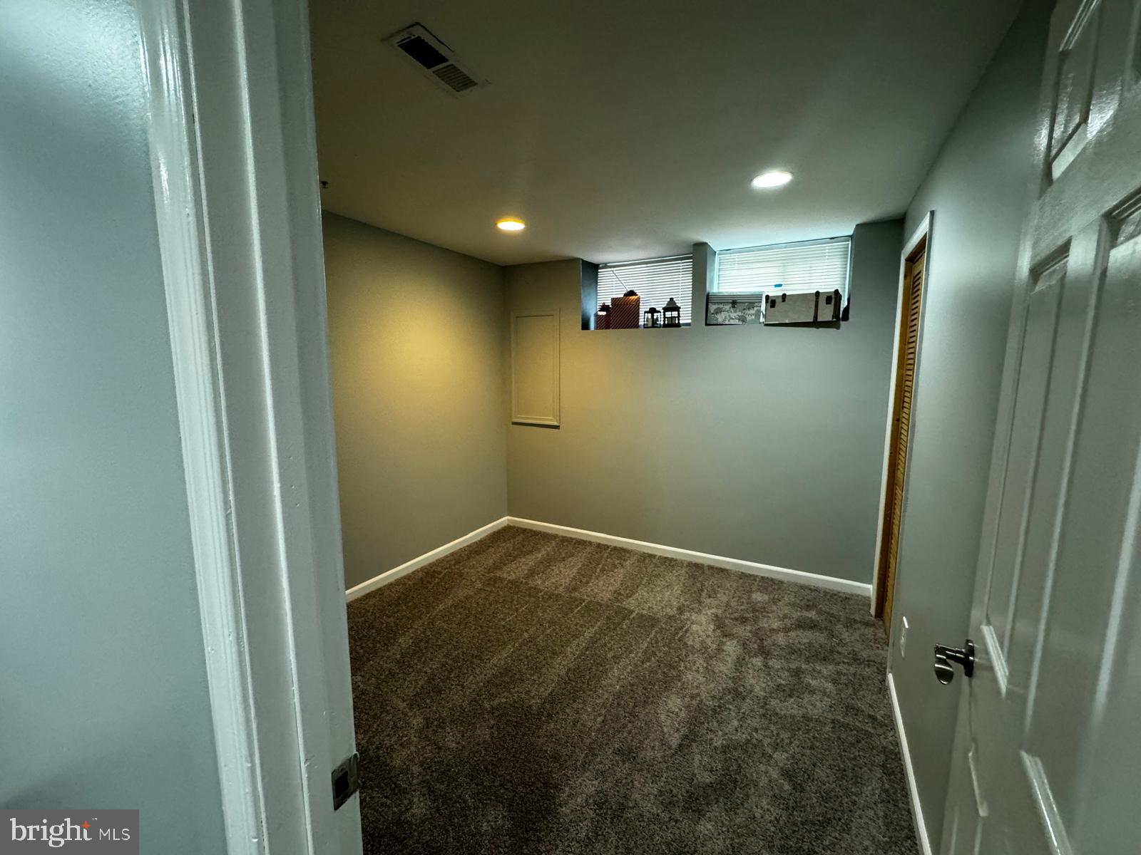 GREENSPRING OVERLOOK - Residential Lease