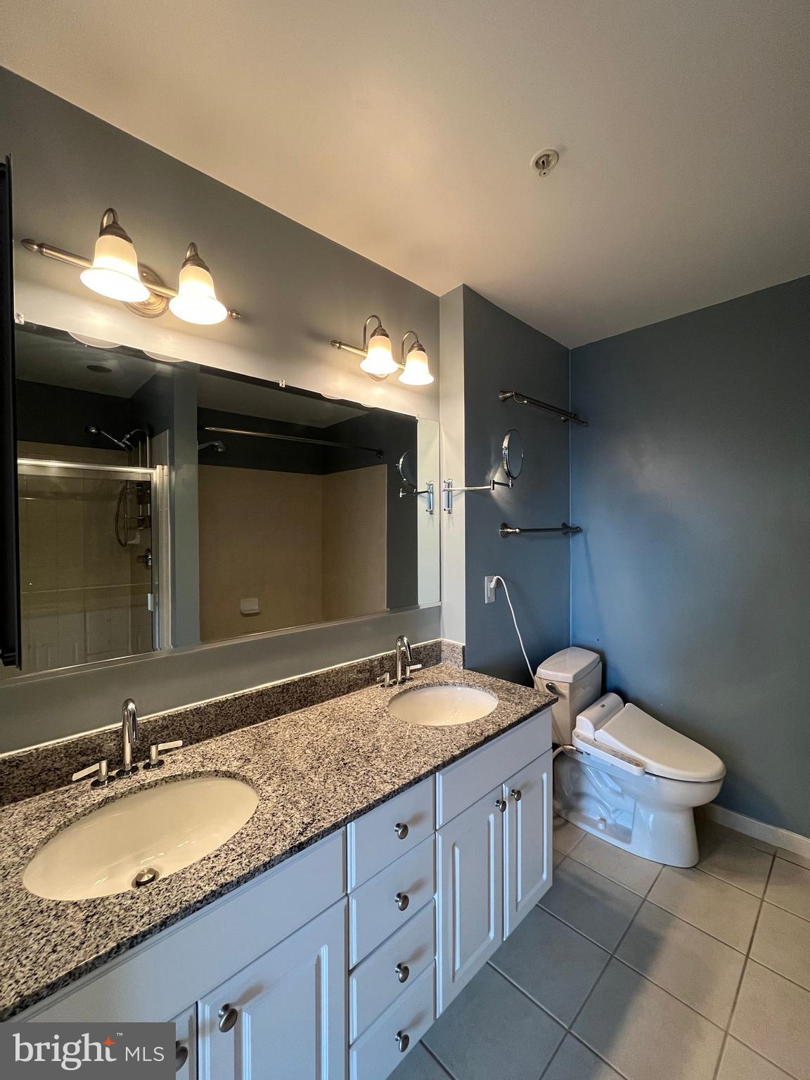 ECLIPSE ON CENTER PARK - Residential Lease