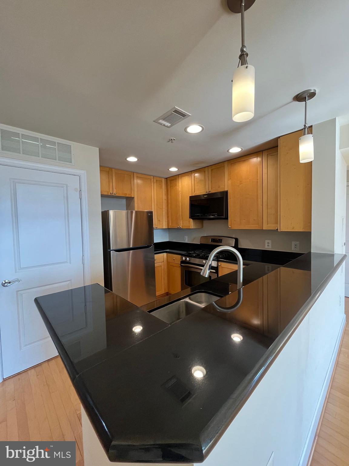 ECLIPSE ON CENTER PARK - Residential Lease