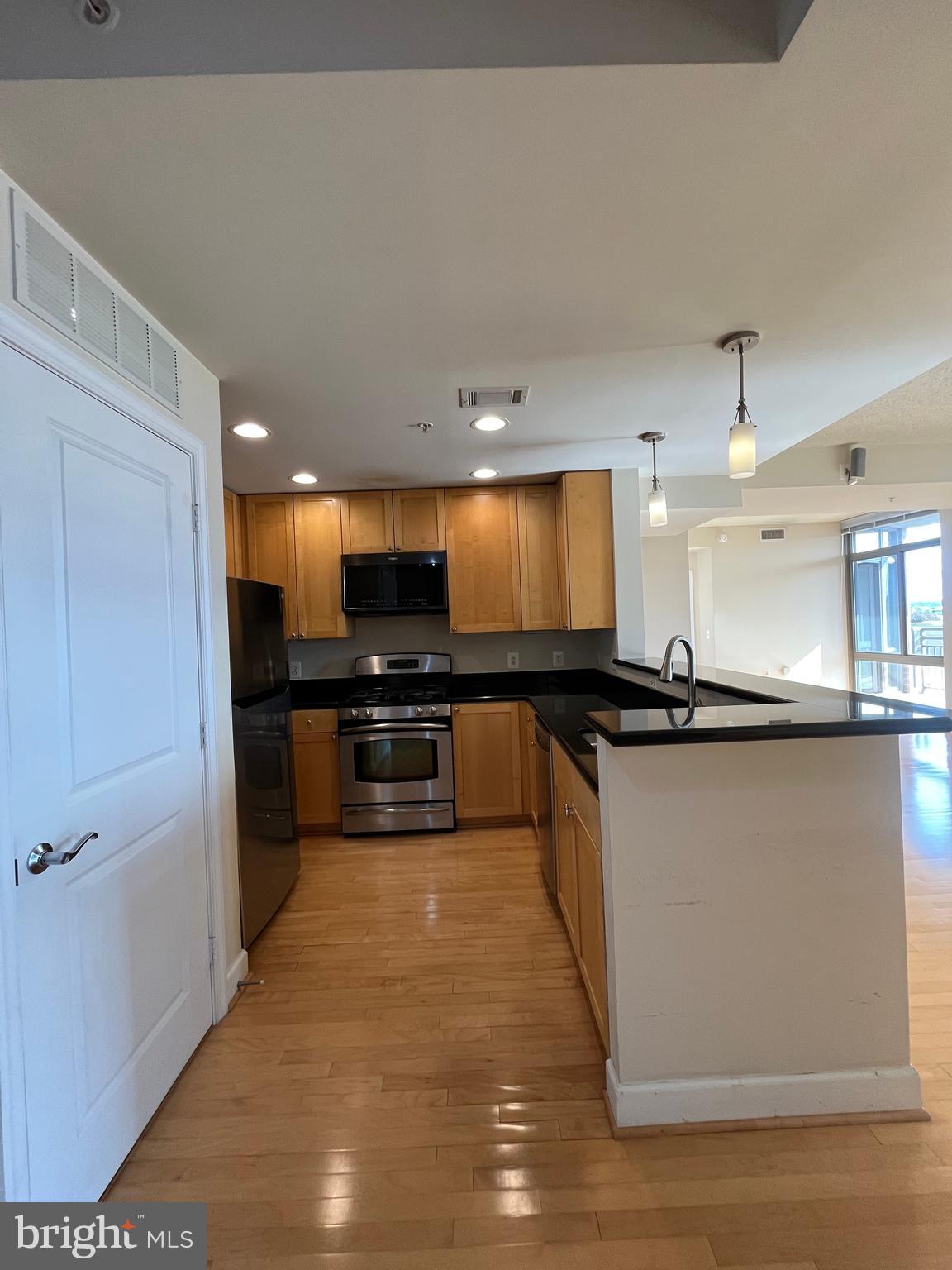 ECLIPSE ON CENTER PARK - Residential Lease