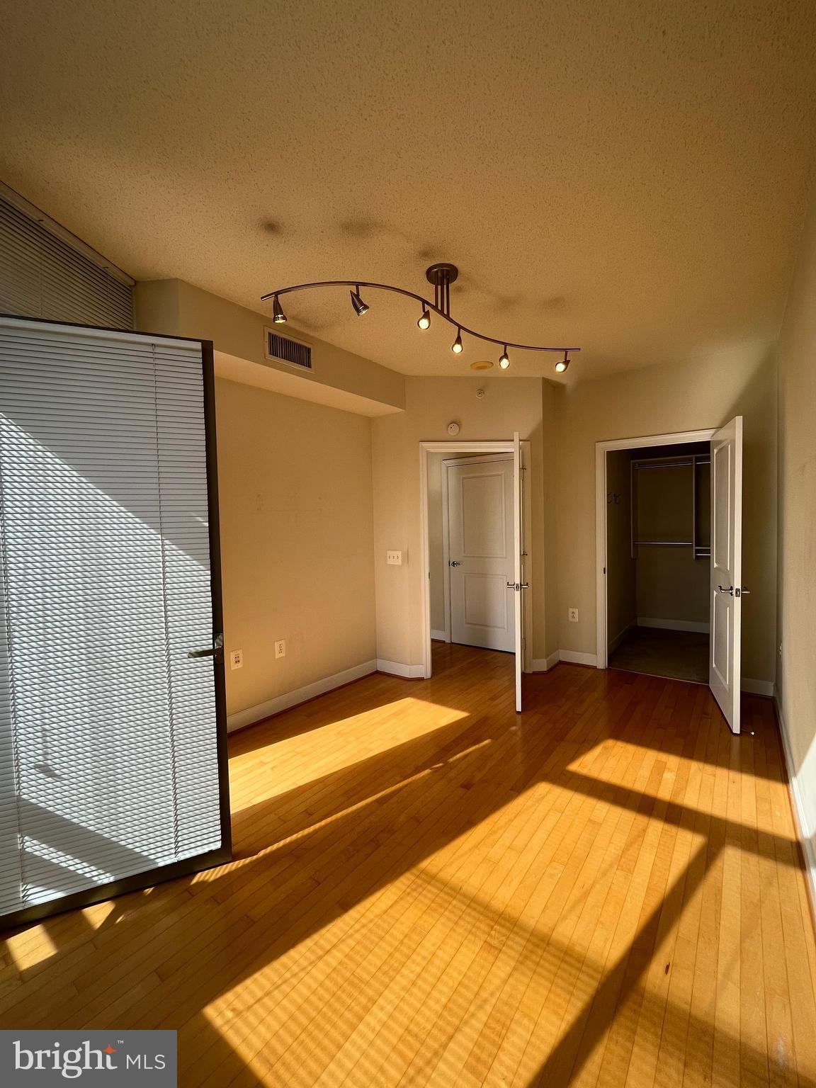 ECLIPSE ON CENTER PARK - Residential Lease