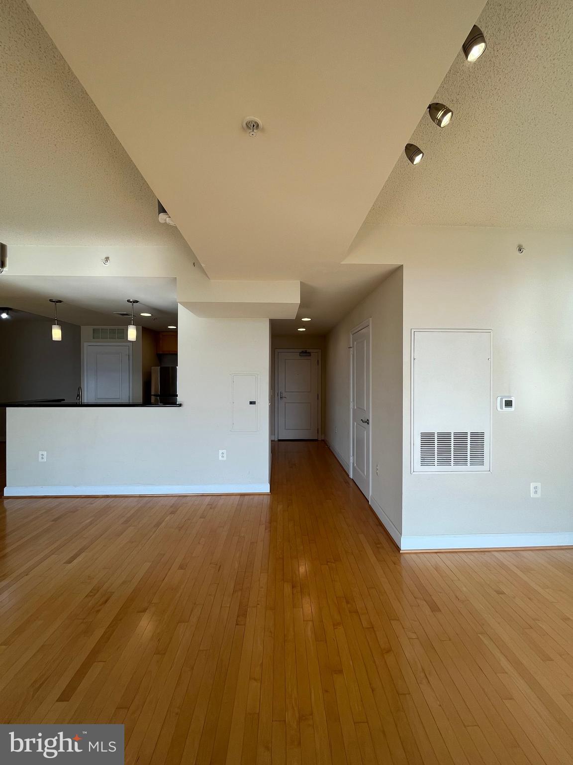 ECLIPSE ON CENTER PARK - Residential Lease