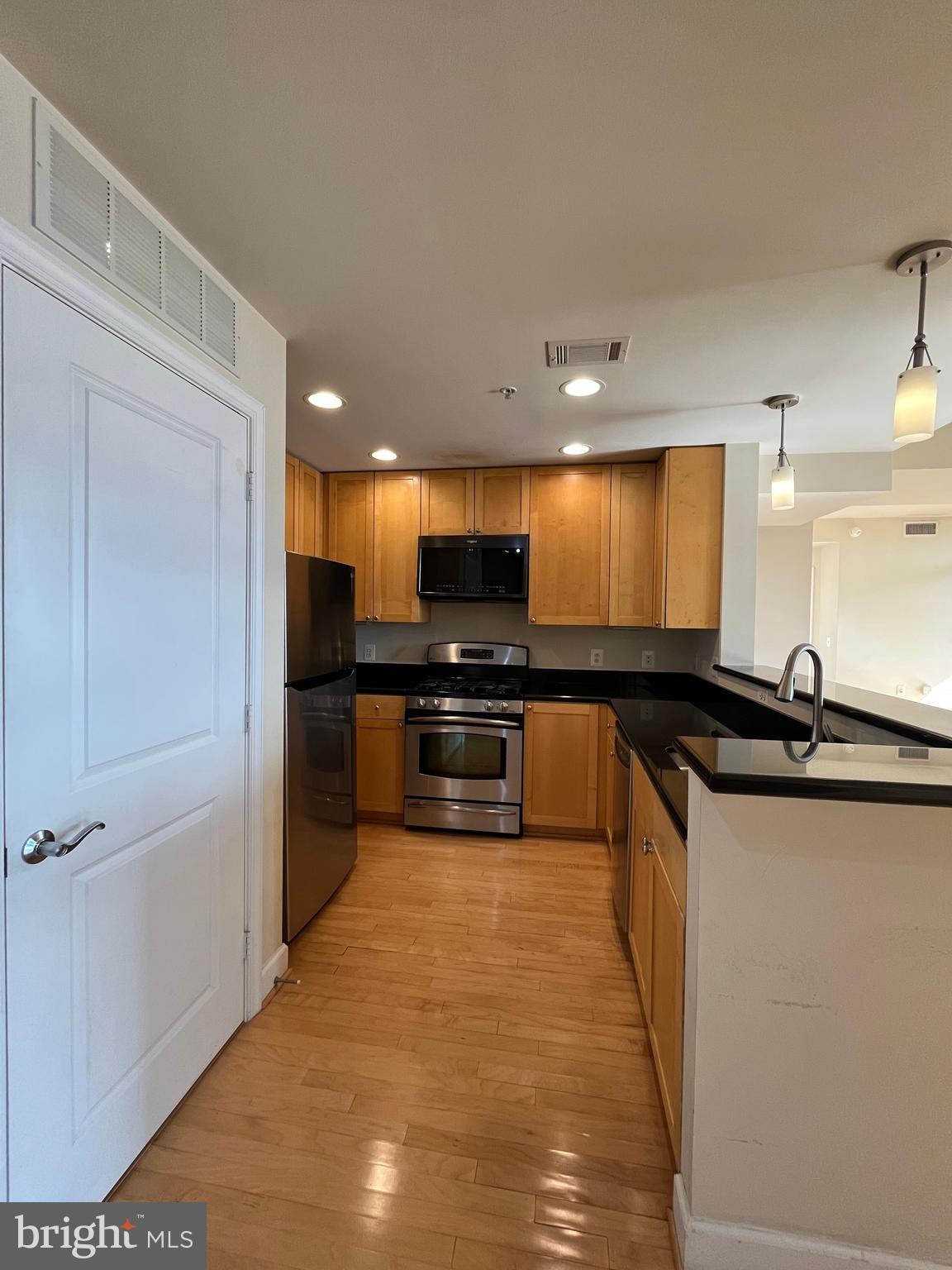 ECLIPSE ON CENTER PARK - Residential Lease