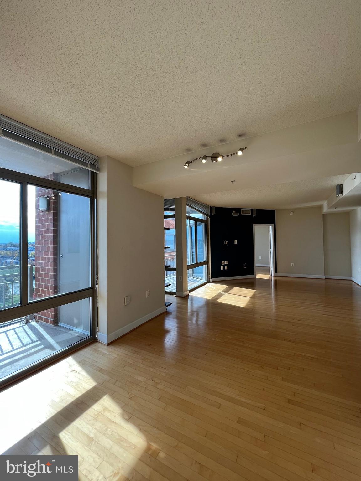 ECLIPSE ON CENTER PARK - Residential Lease