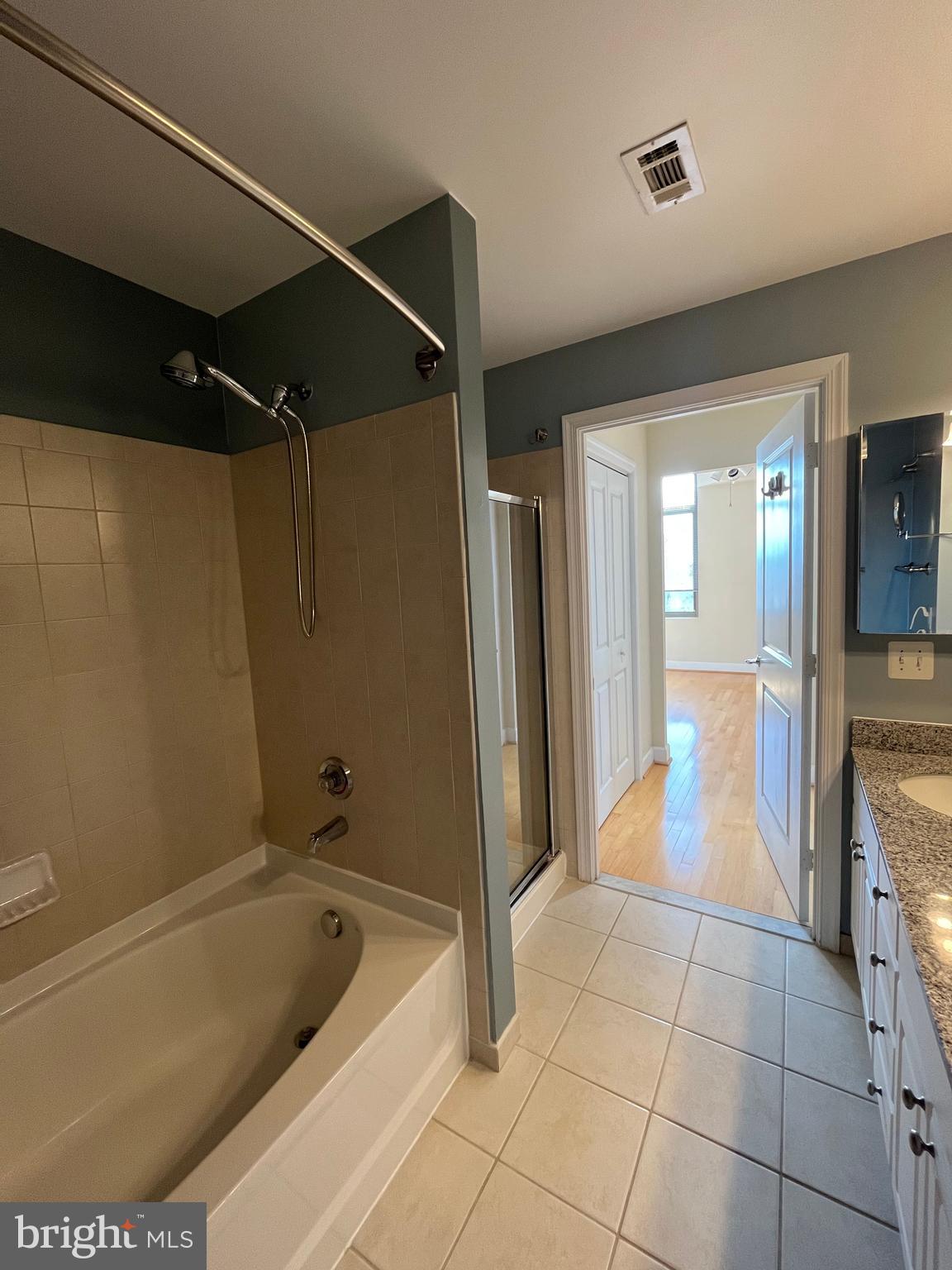 ECLIPSE ON CENTER PARK - Residential Lease