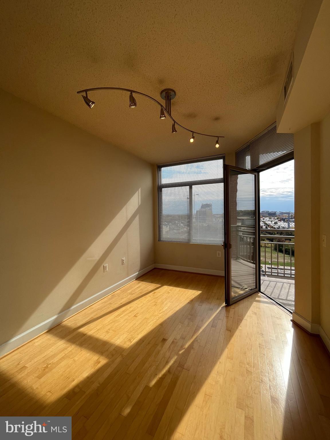 ECLIPSE ON CENTER PARK - Residential Lease