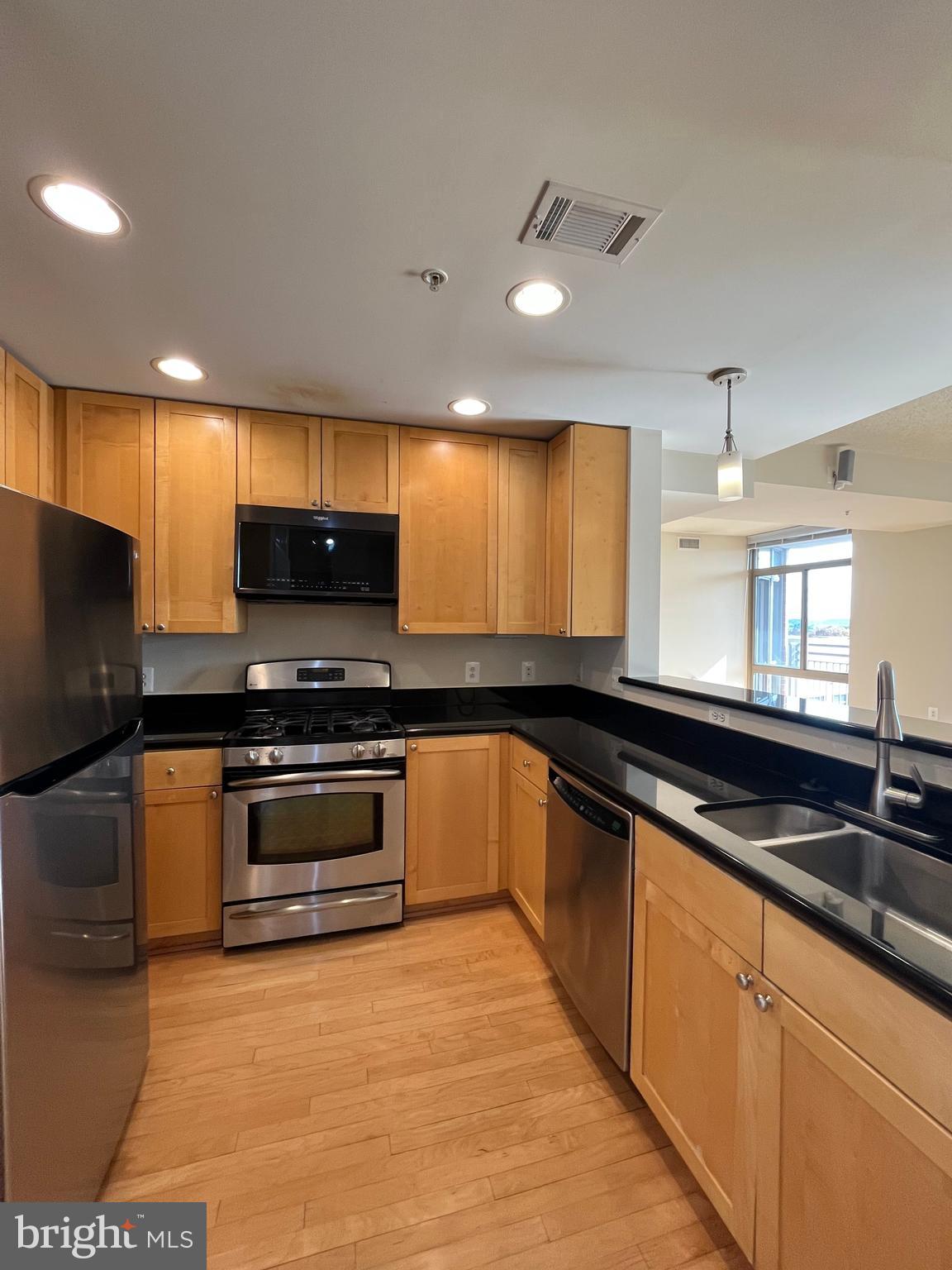 ECLIPSE ON CENTER PARK - Residential Lease