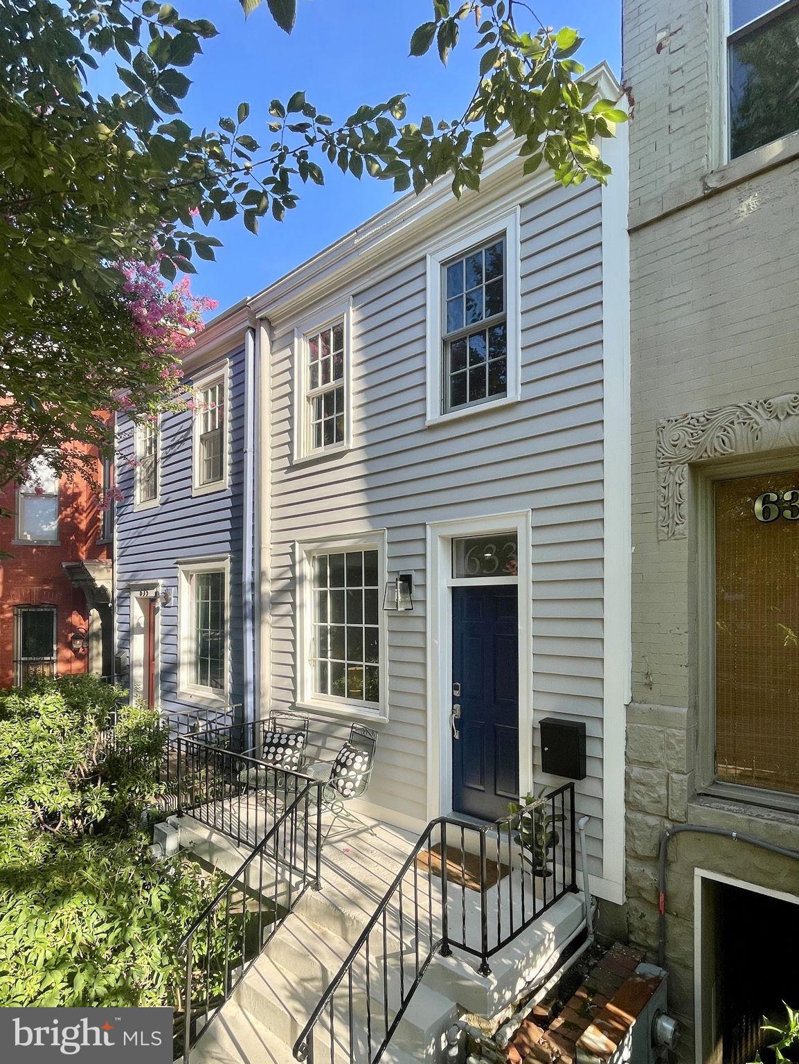 633 CONSTITUTION AVENUE NE