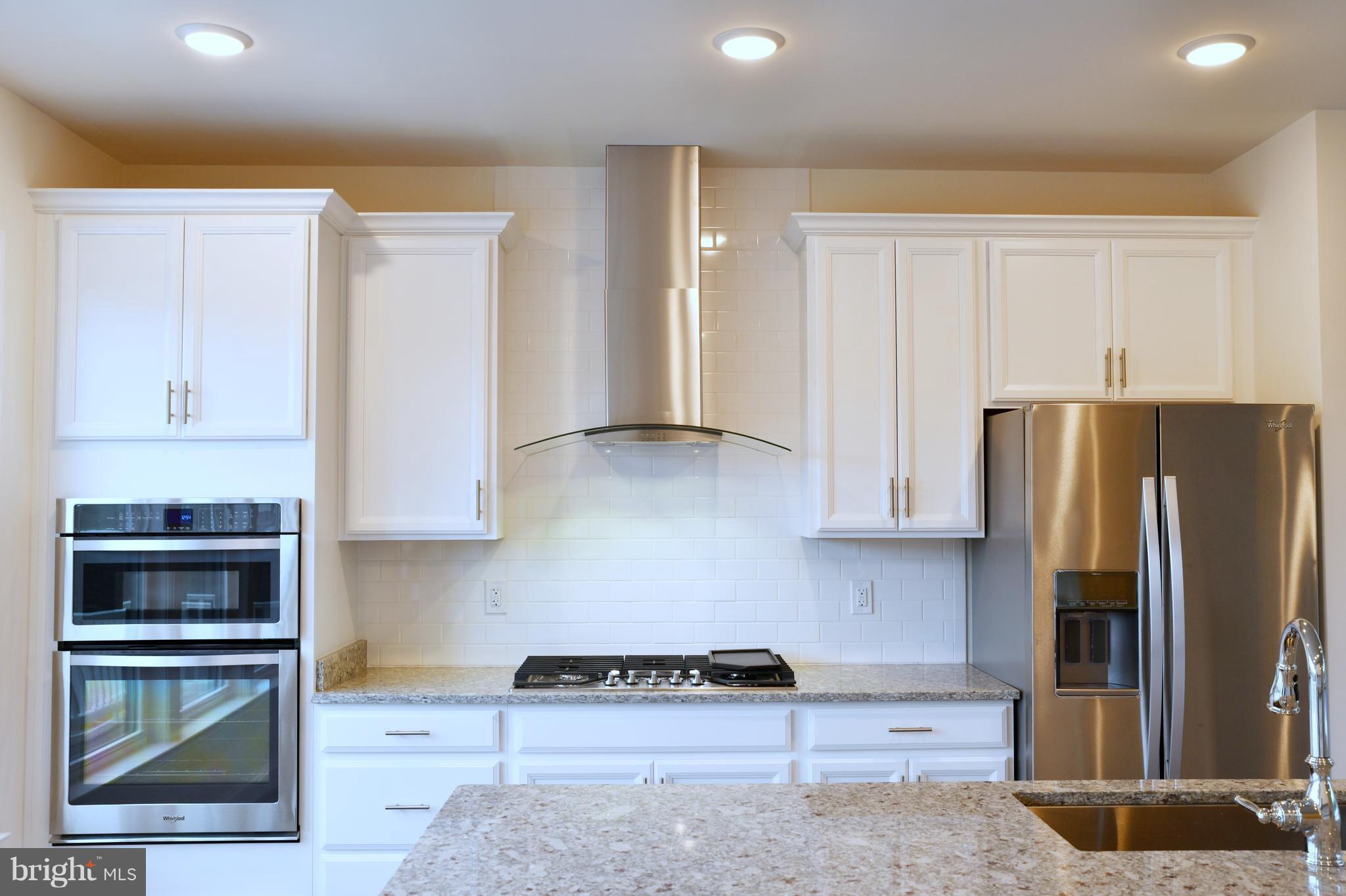 43229 CLARENDON SQUARE