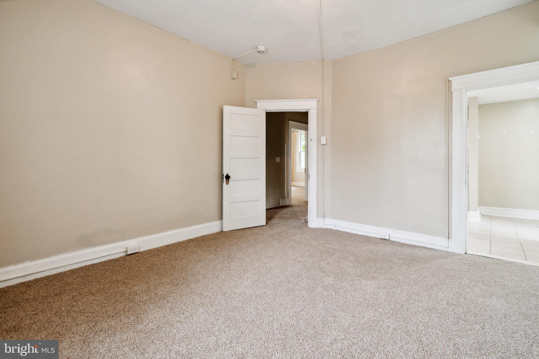 GARWYN OAKS - Residential