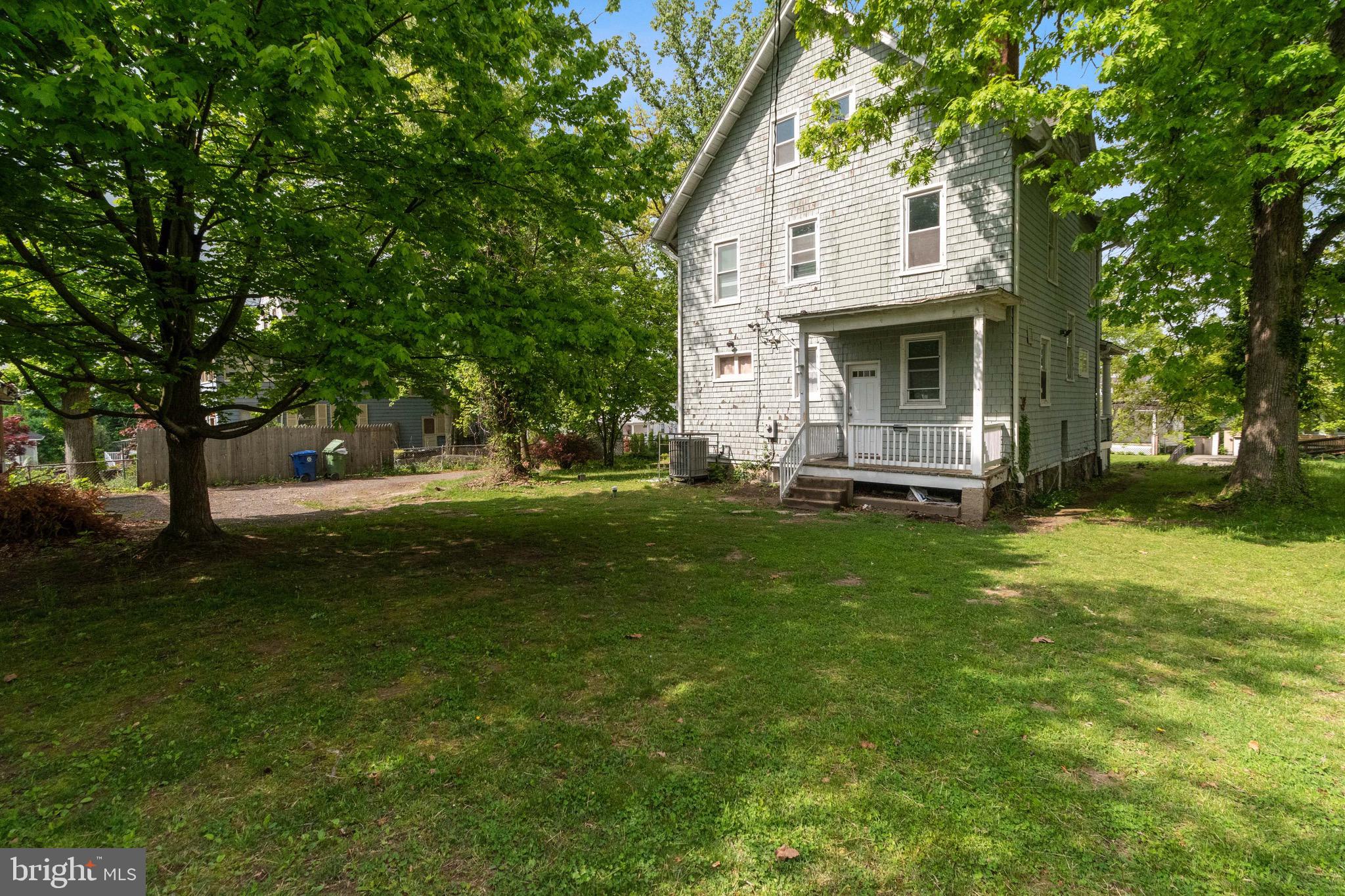 GARWYN OAKS - Residential