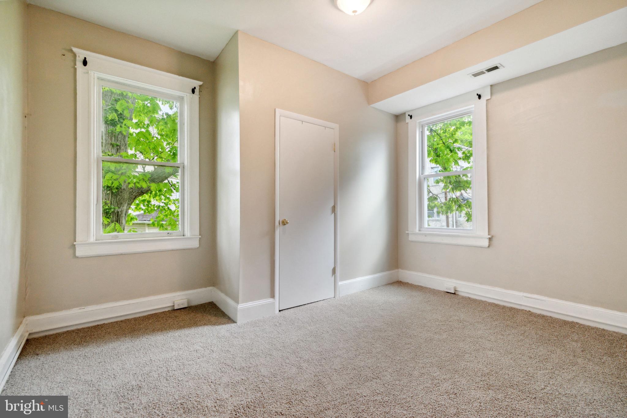 GARWYN OAKS - Residential