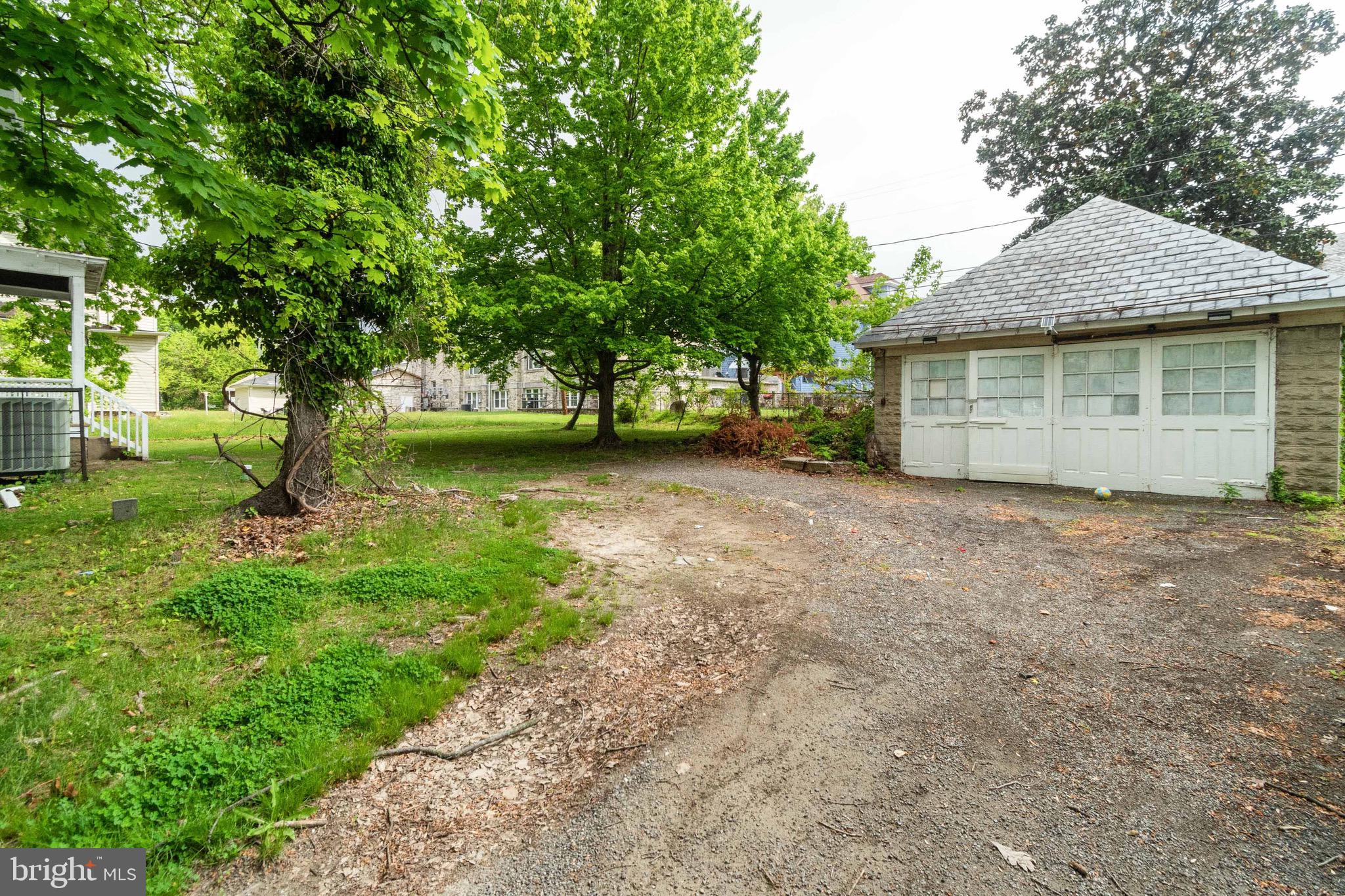 GARWYN OAKS - Residential